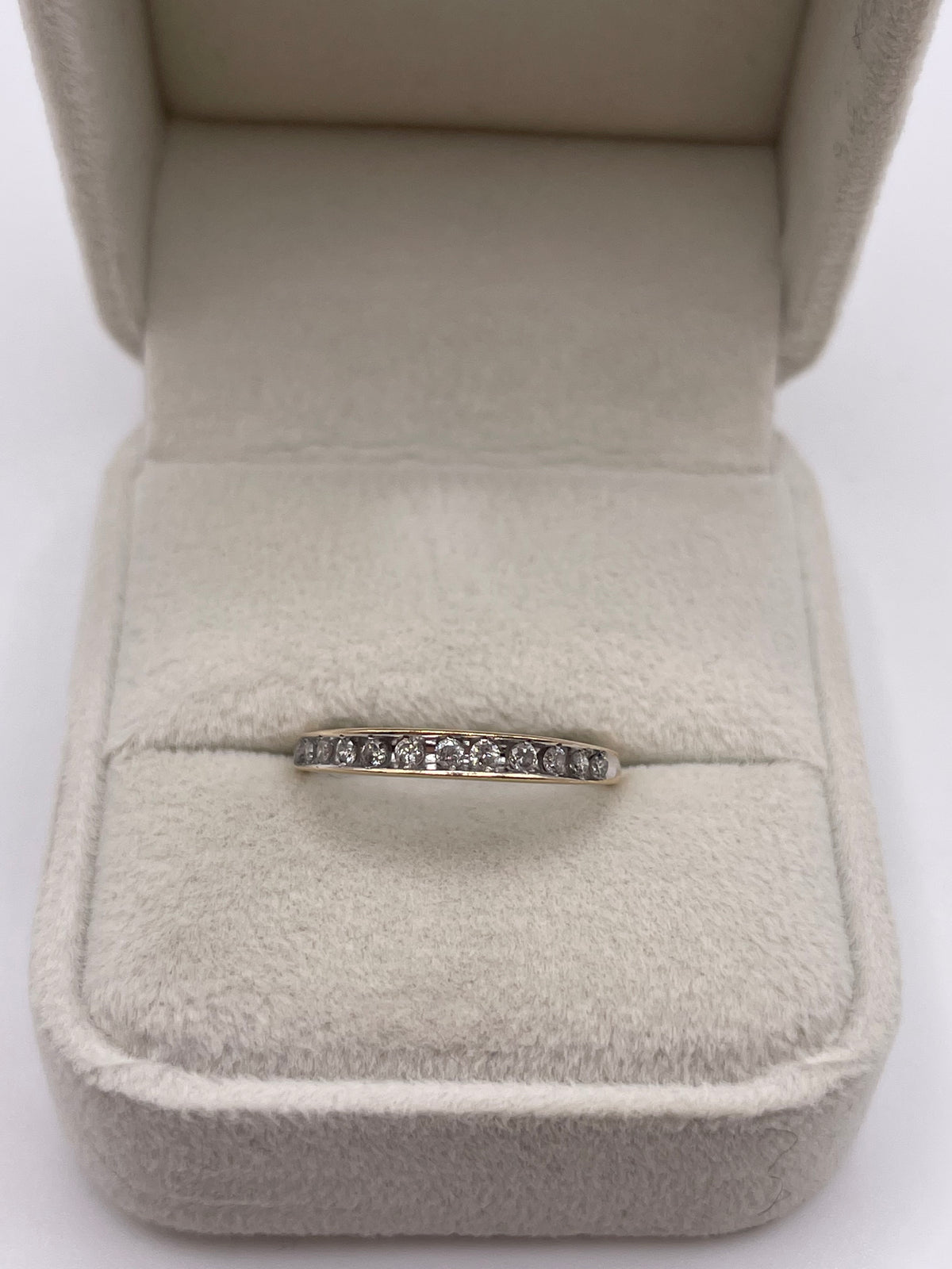 9ct gold diamond ring