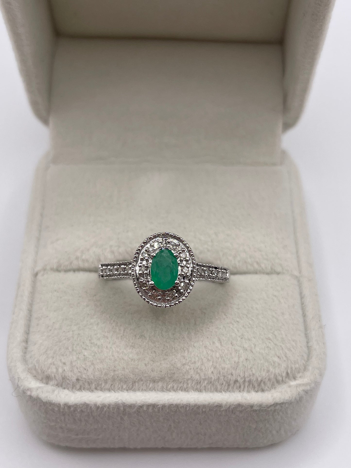 9ct white gold emerald and diamond ring