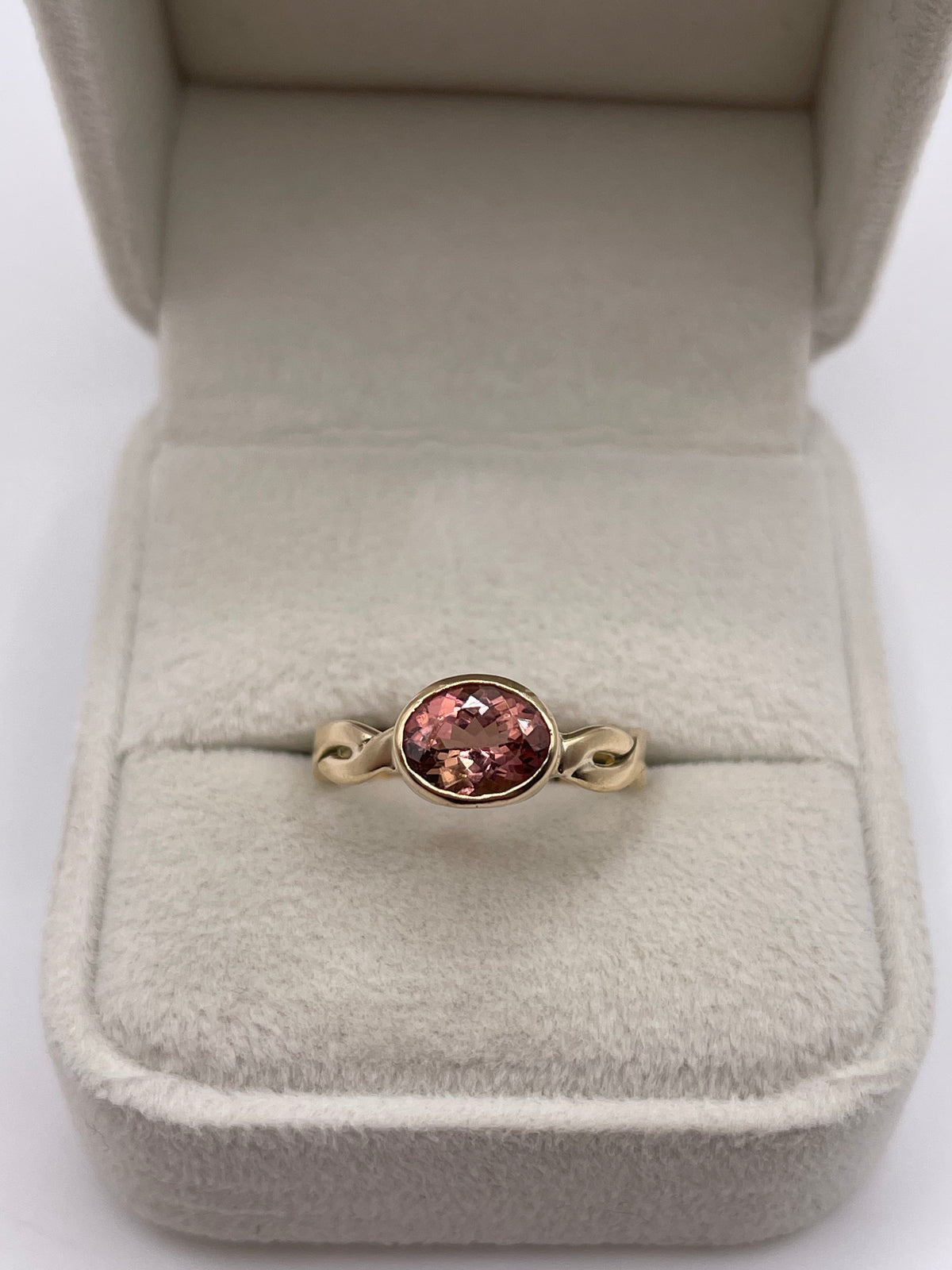 9ct gold tourmaline ring