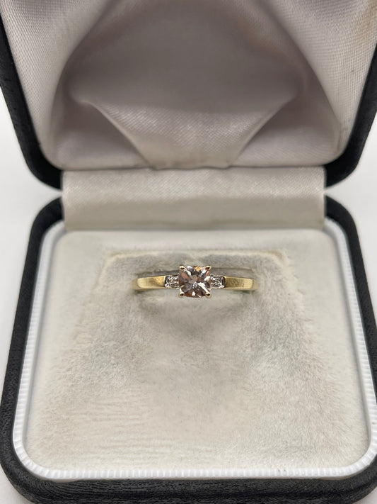 9ct gold morganite and diamond ring