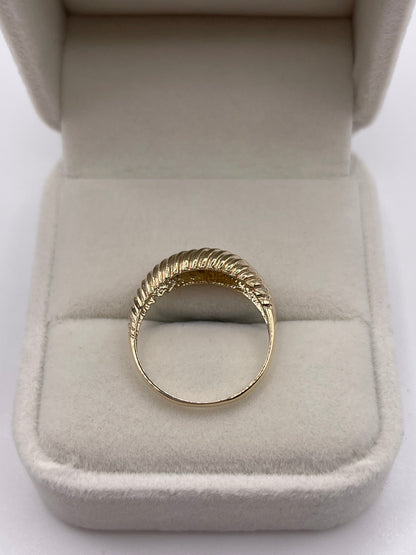 9ct gold croissant ring