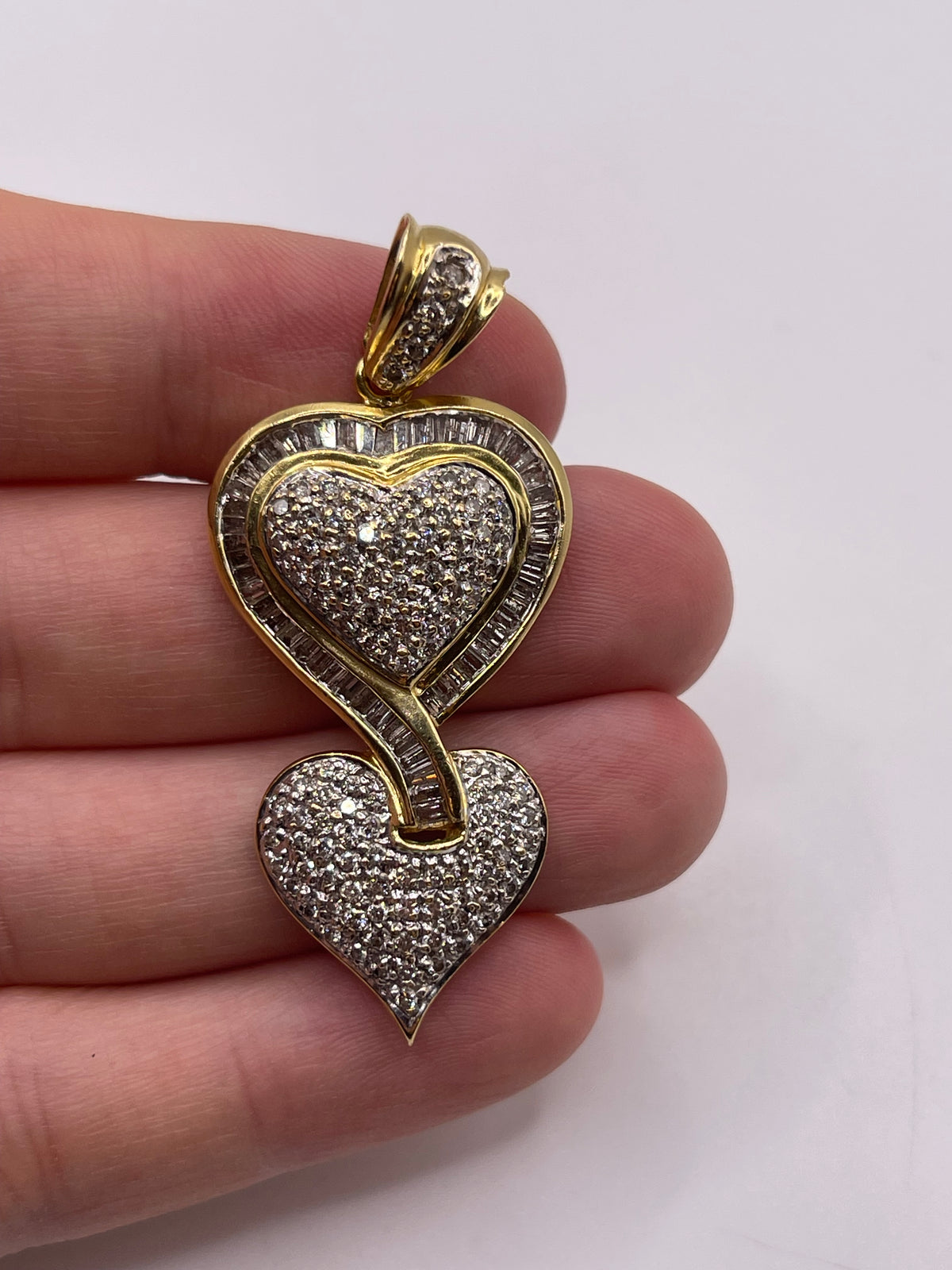 Heavy 18ct gold diamond cluster pendant
