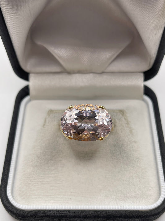 18ct gold kunzite and diamond ring
