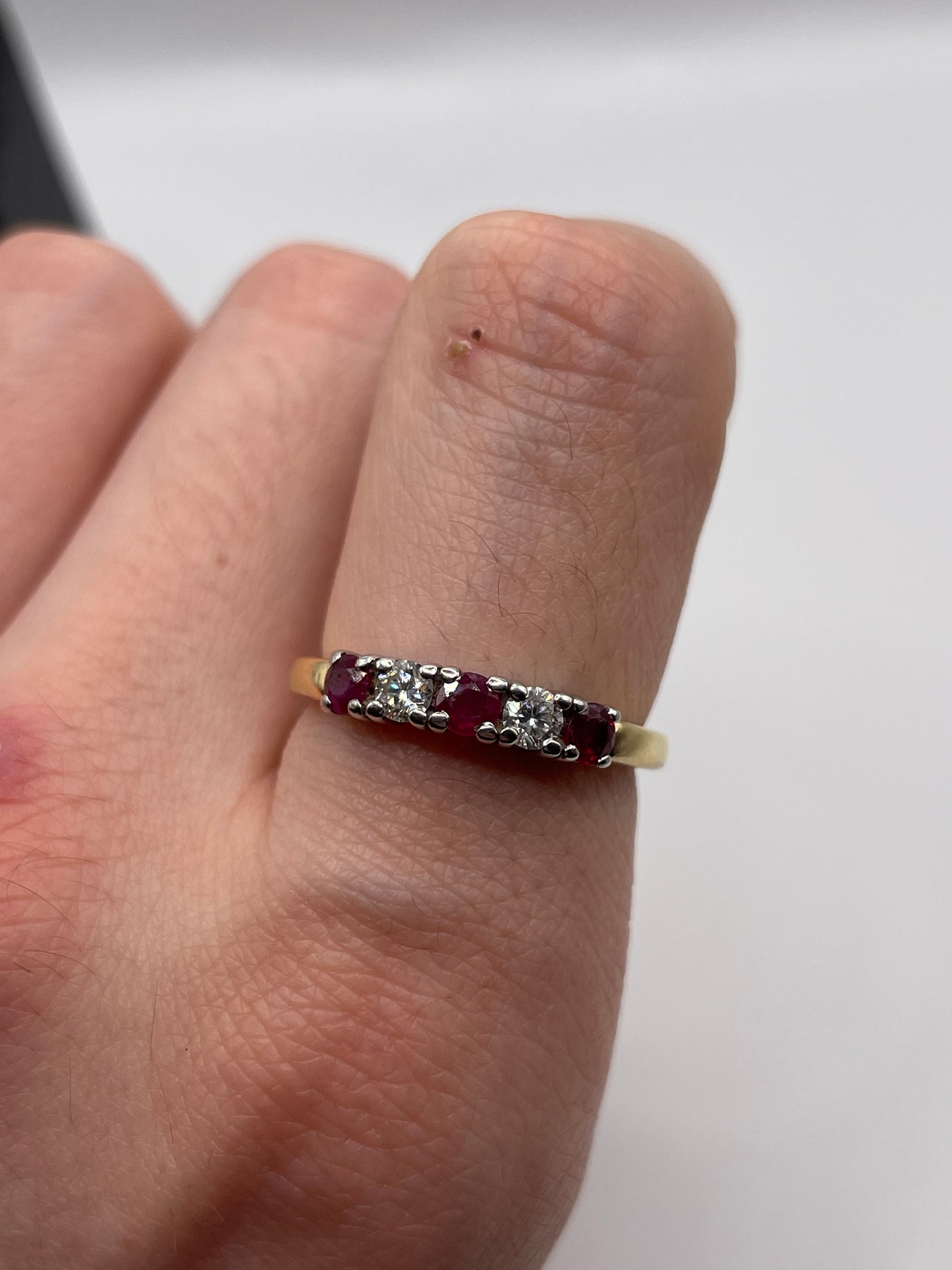 18ct gold ruby and diamond ring