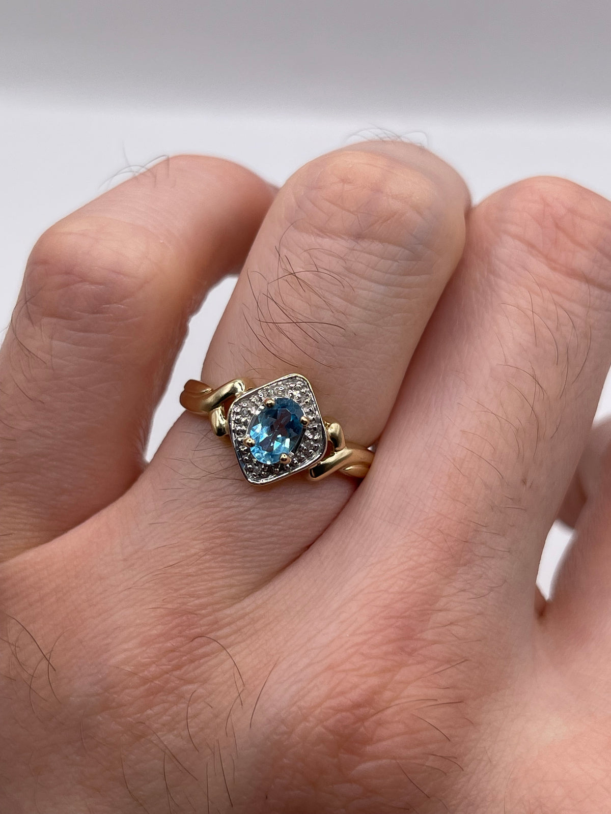 9ct gold topaz and diamond ring