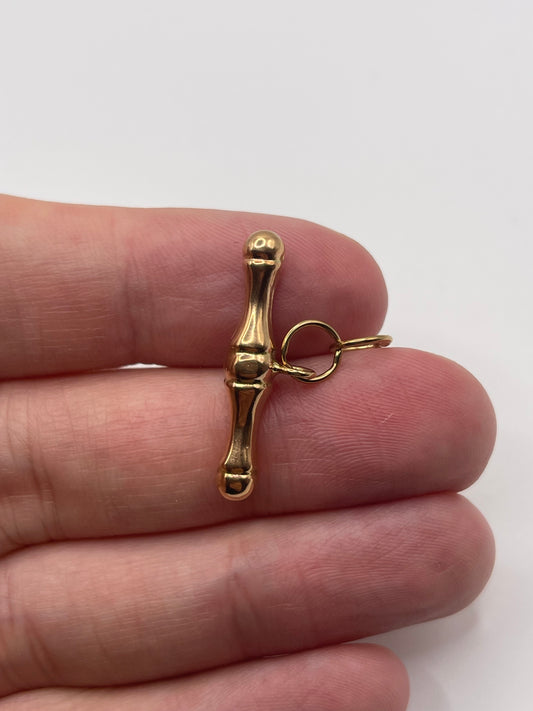 9ct gold T bar pendant