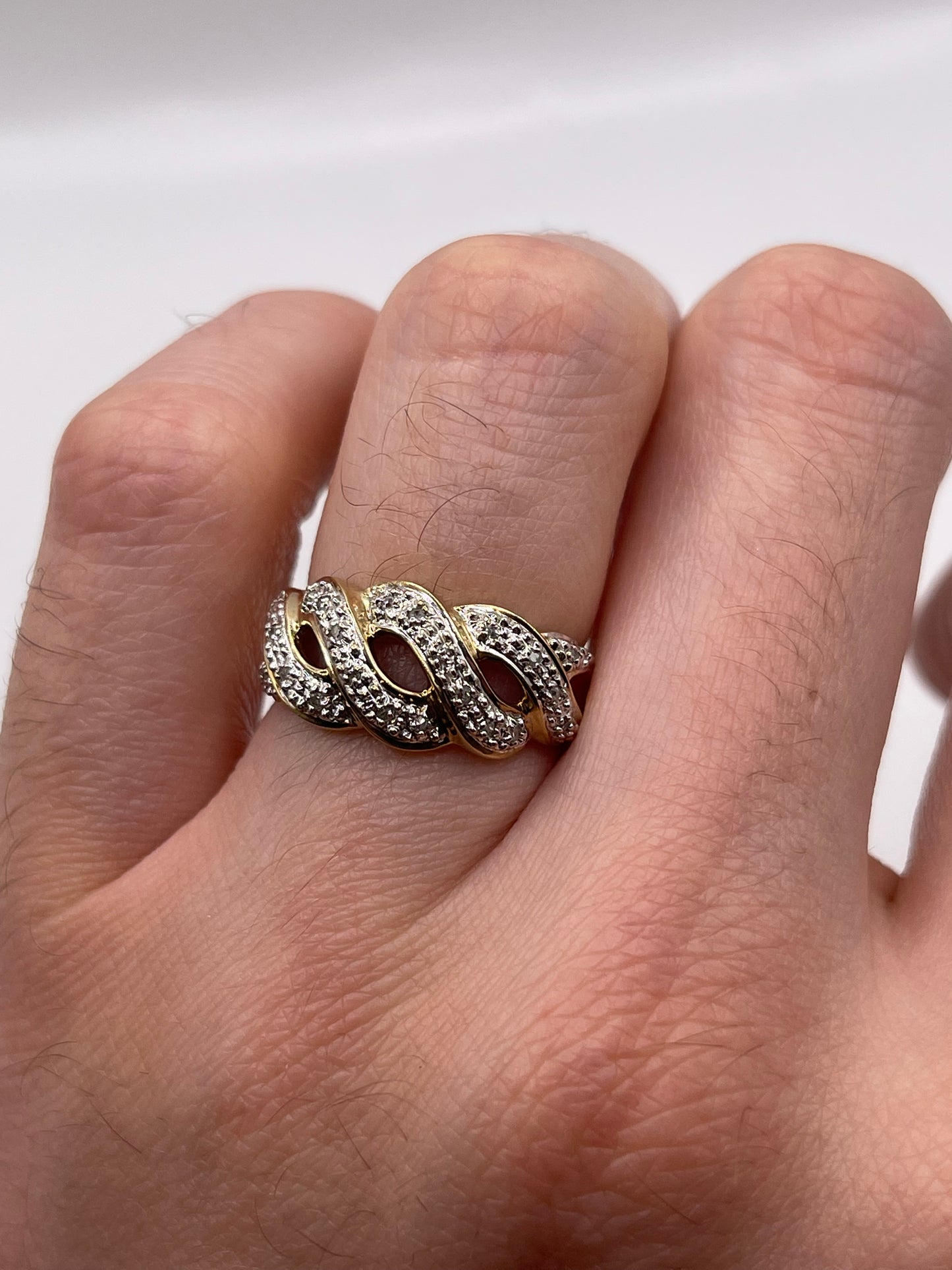 9ct gold diamond ring