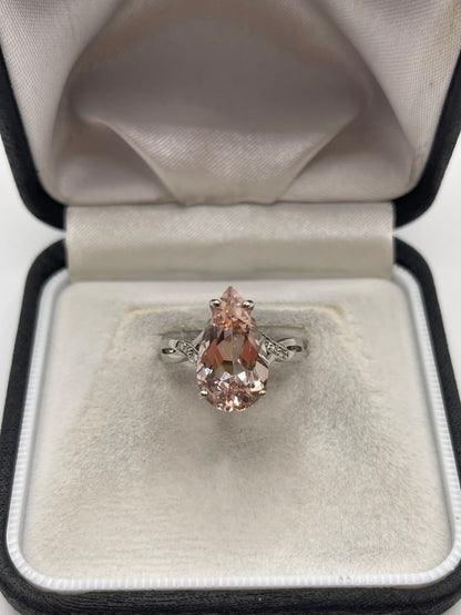 9ct white gold morganite and diamond ring