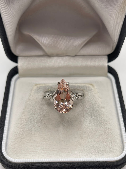 9ct white gold morganite and diamond ring