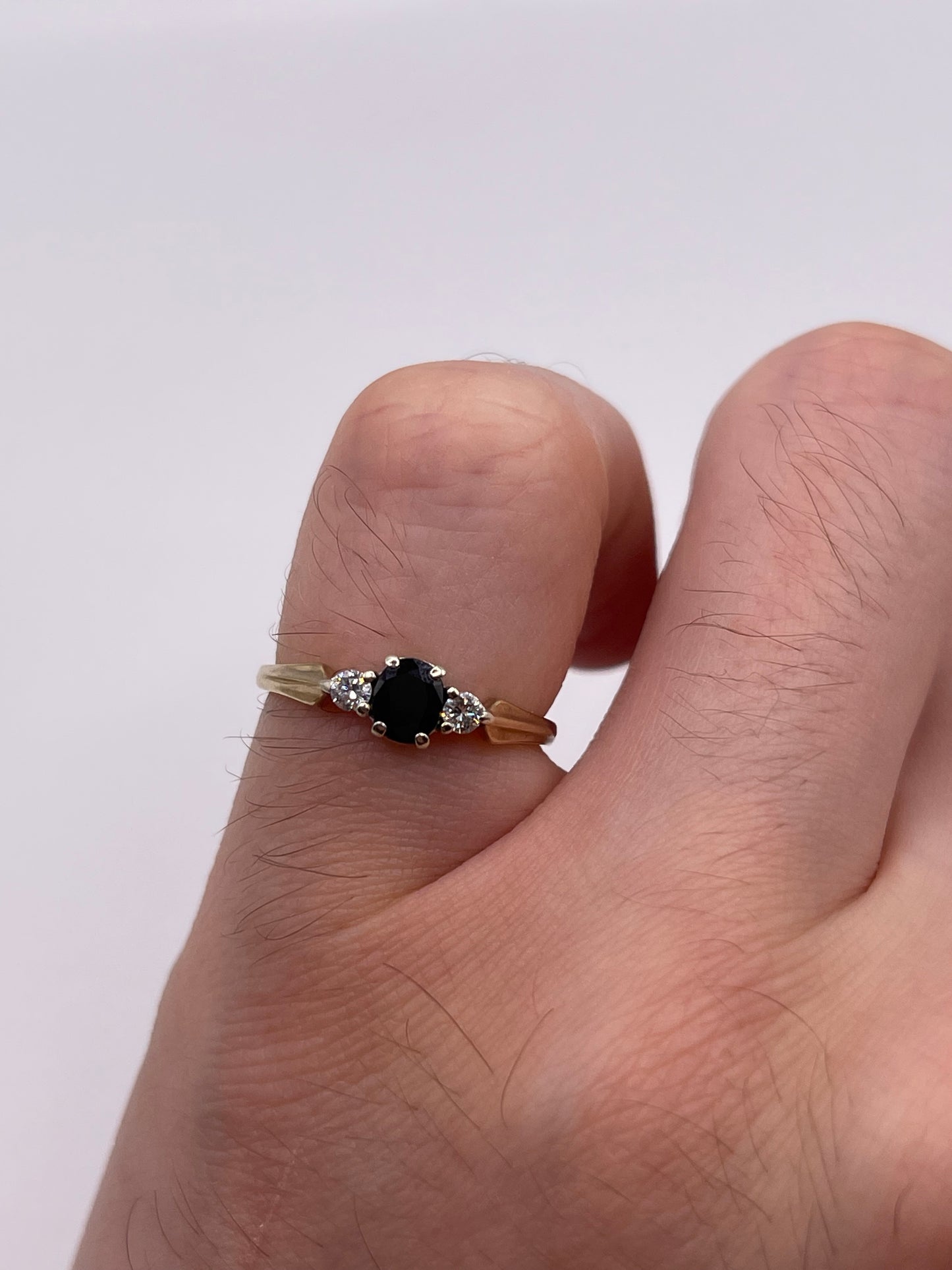 9ct gold sapphire and diamond ring