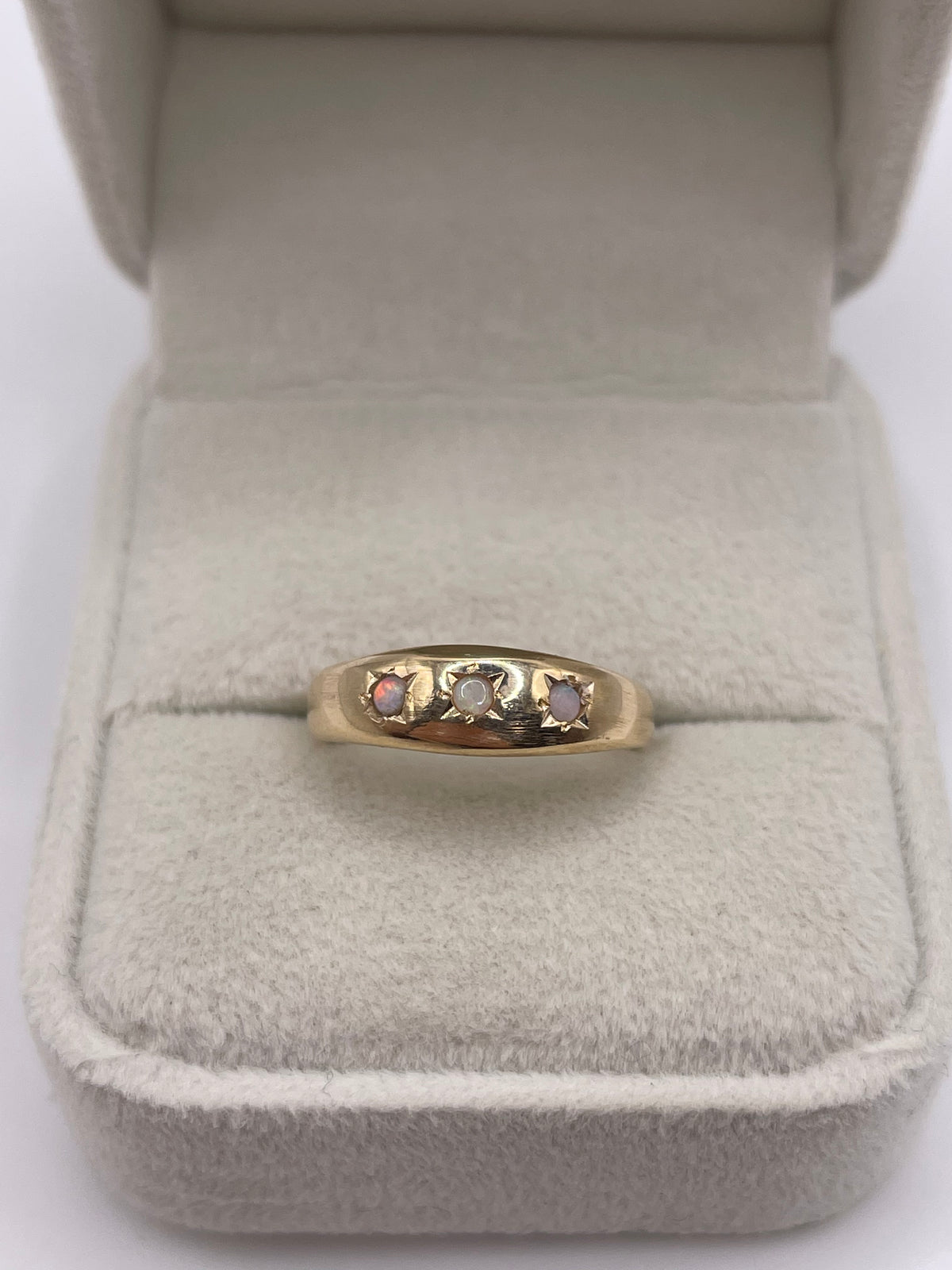 9ct gold opal gypsy ring