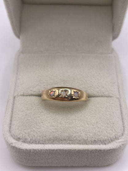 9ct gold opal gypsy ring