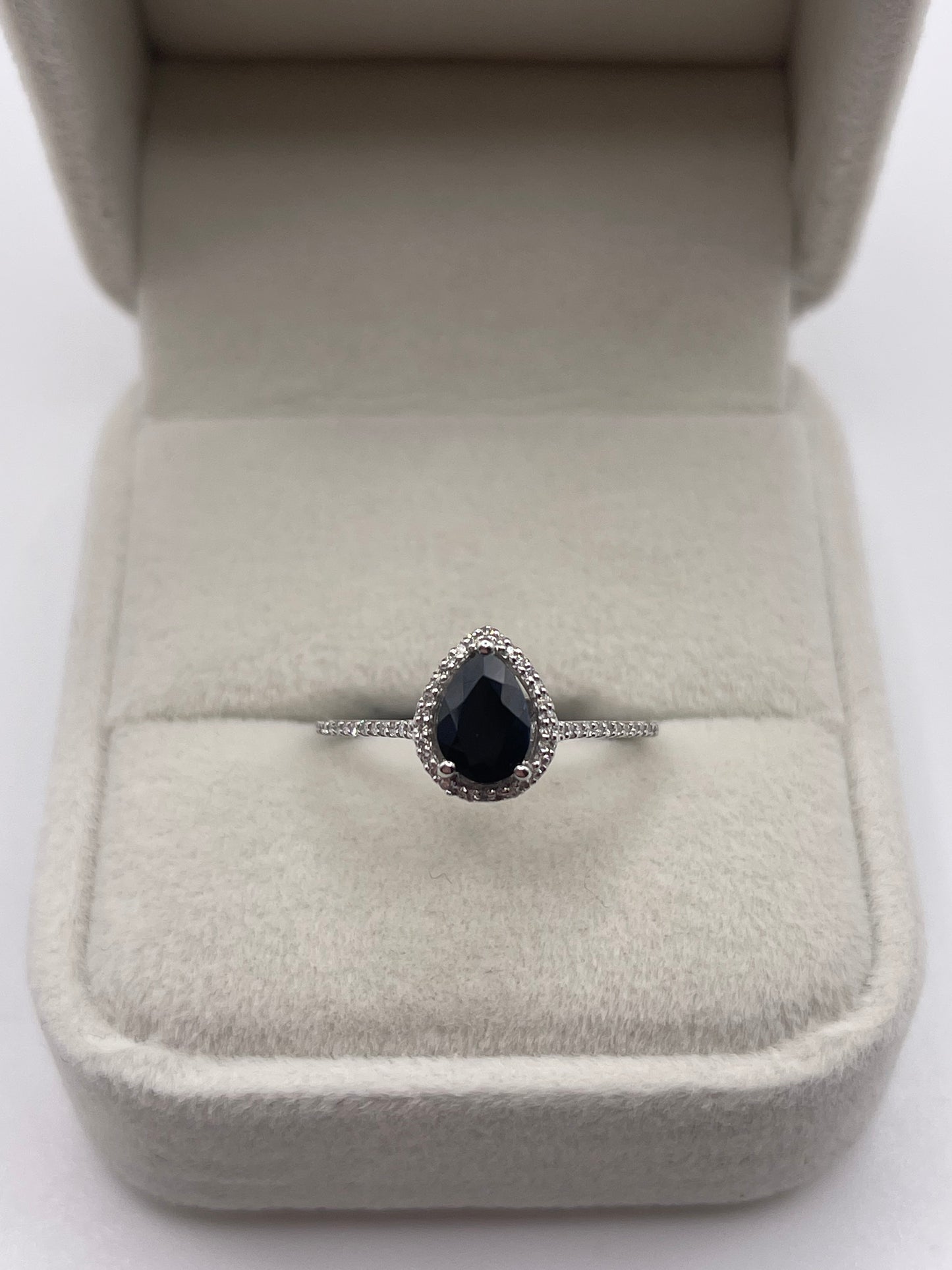 9ct white gold sapphire and diamond ring