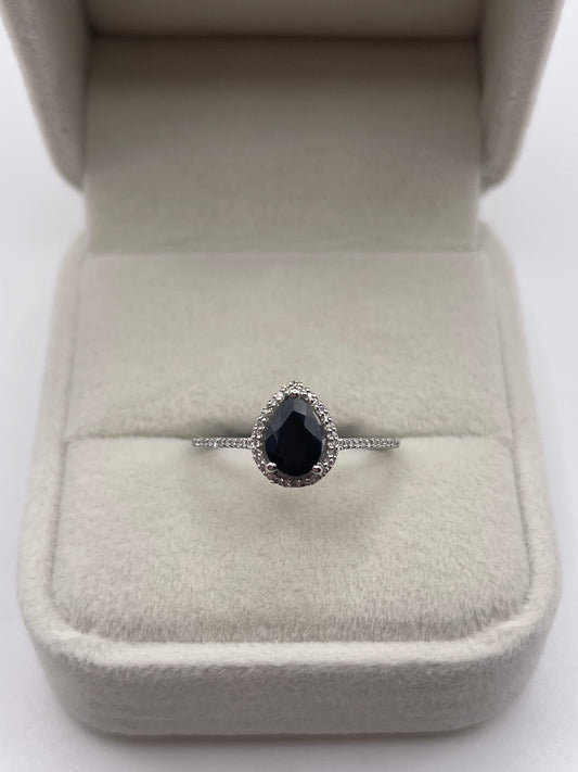 9ct white gold sapphire and diamond ring