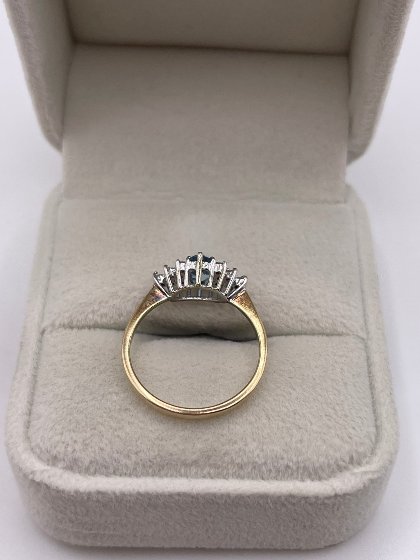 9ct gold topaz and diamond ring