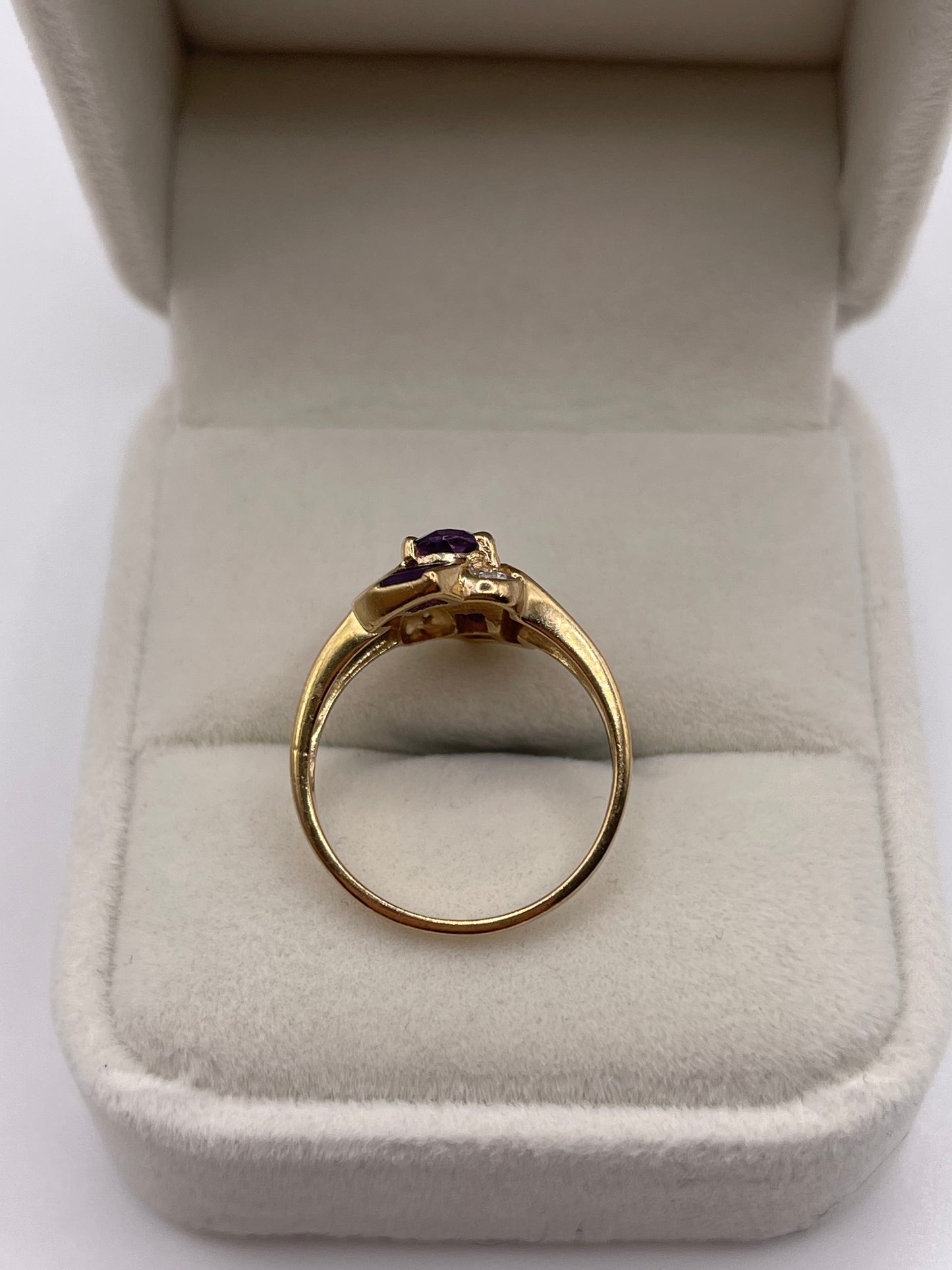 9ct gold amethyst and diamond ring