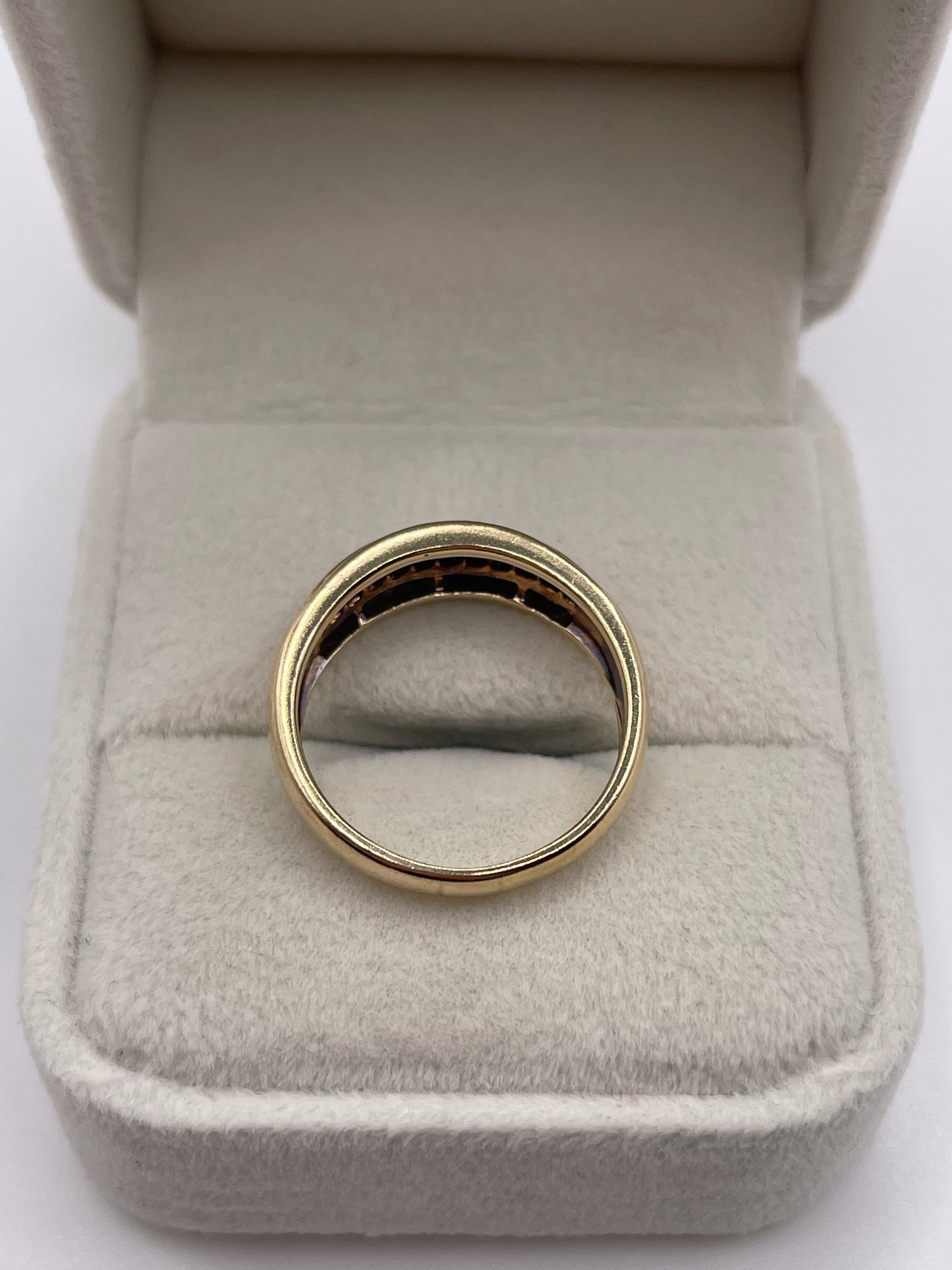 9ct gold sapphire and diamond ring