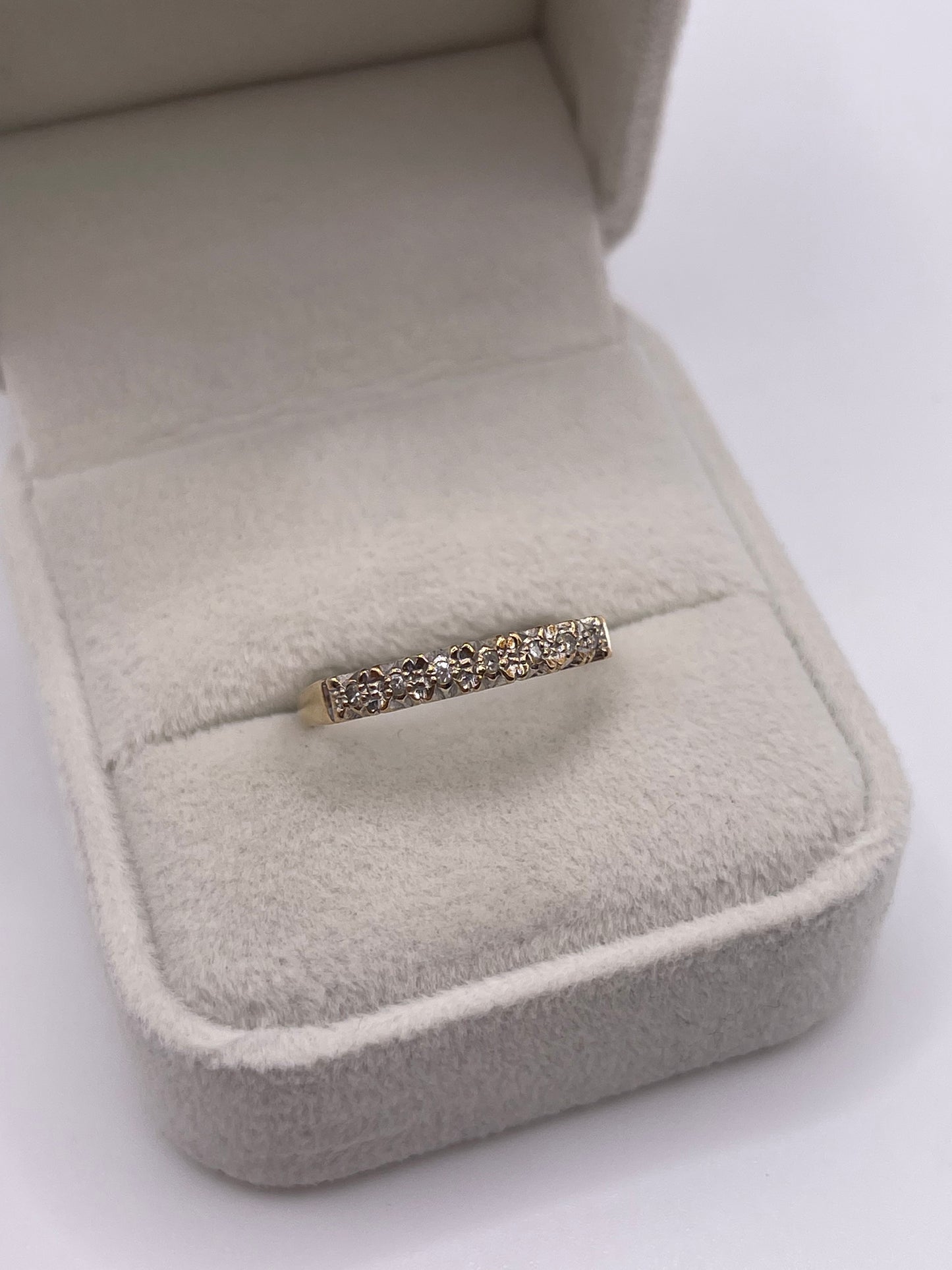 9ct gold diamond ring