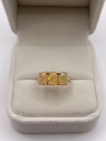 9ct gold opal ring