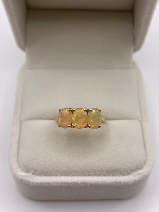 9ct gold opal ring