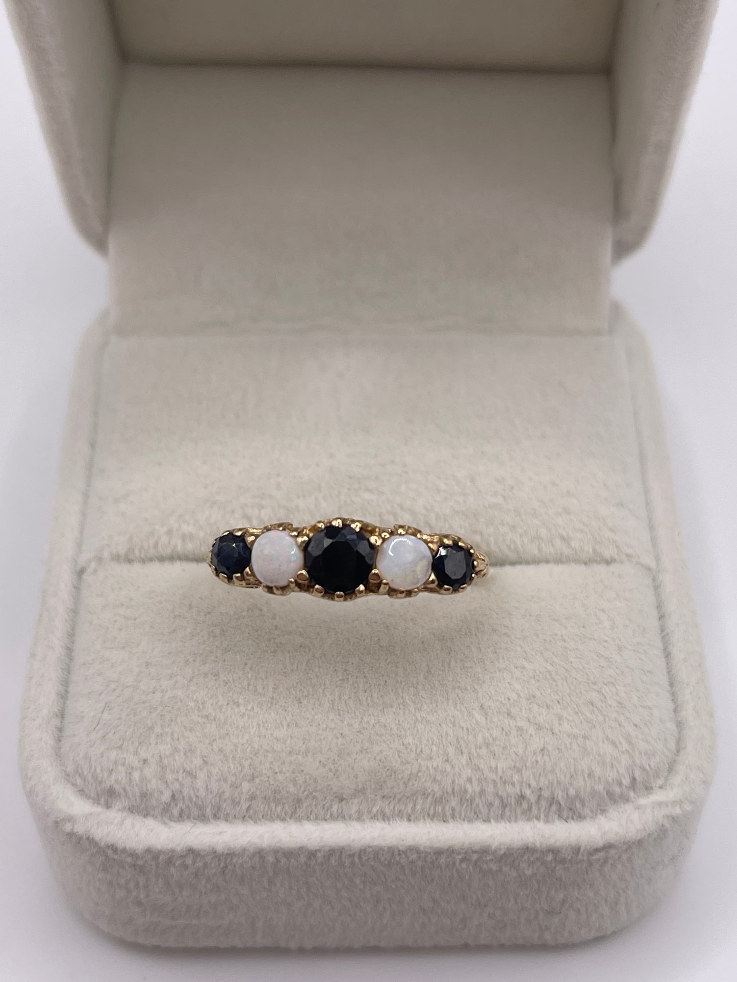 9ct gold sapphire and opal ring