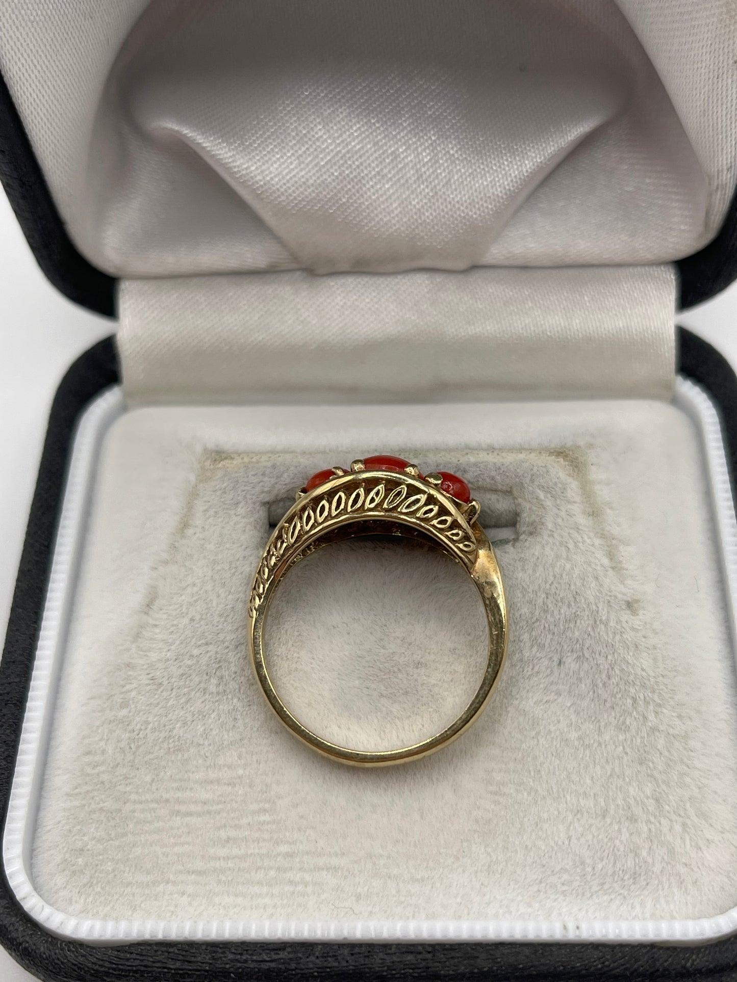 9ct gold coral ring