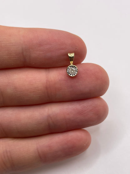 9ct gold diamond pendant