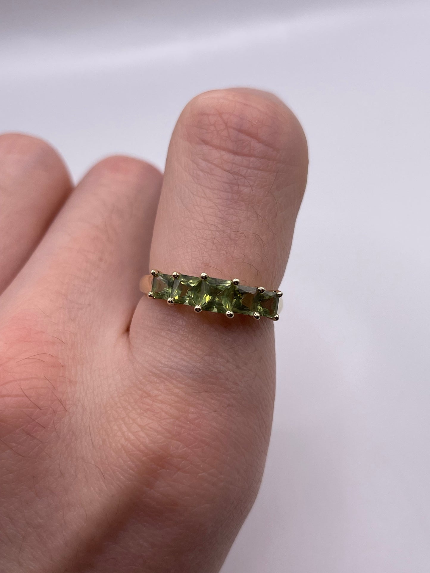 9ct gold quartz ring