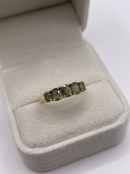 9ct gold quartz ring