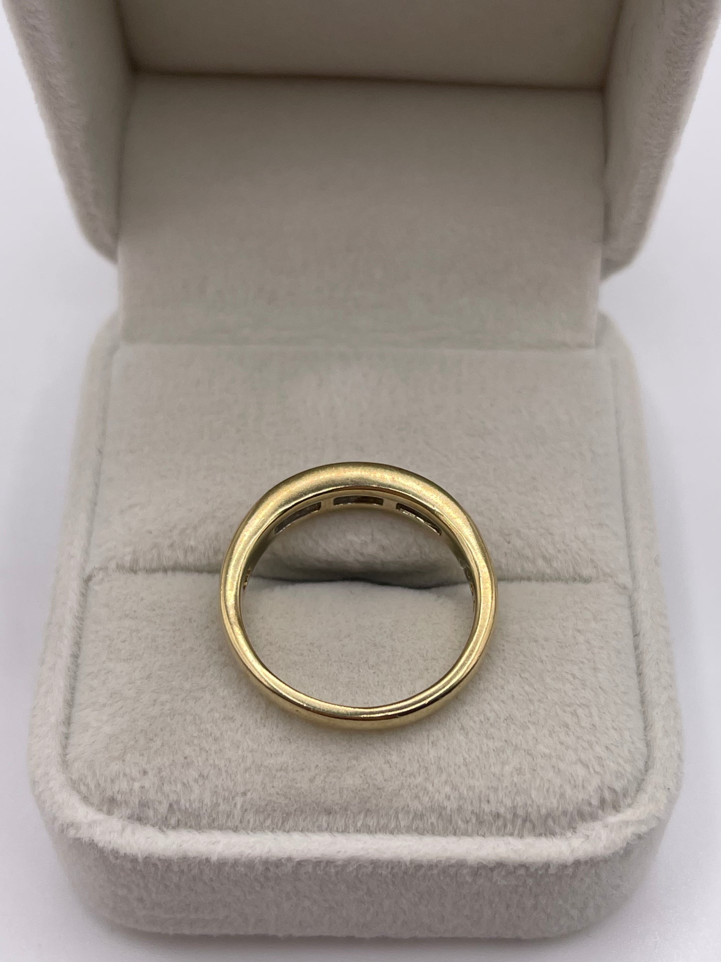 9ct gold diamond ring