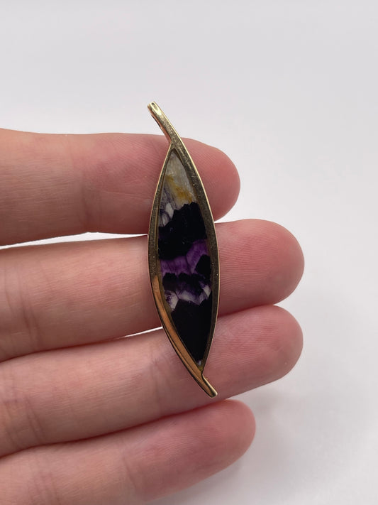 Heavy 9ct gold blue john pendant