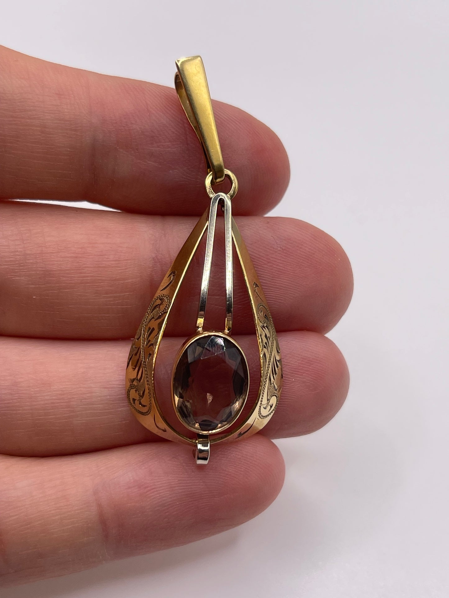 9ct gold Smokey quartz pendant