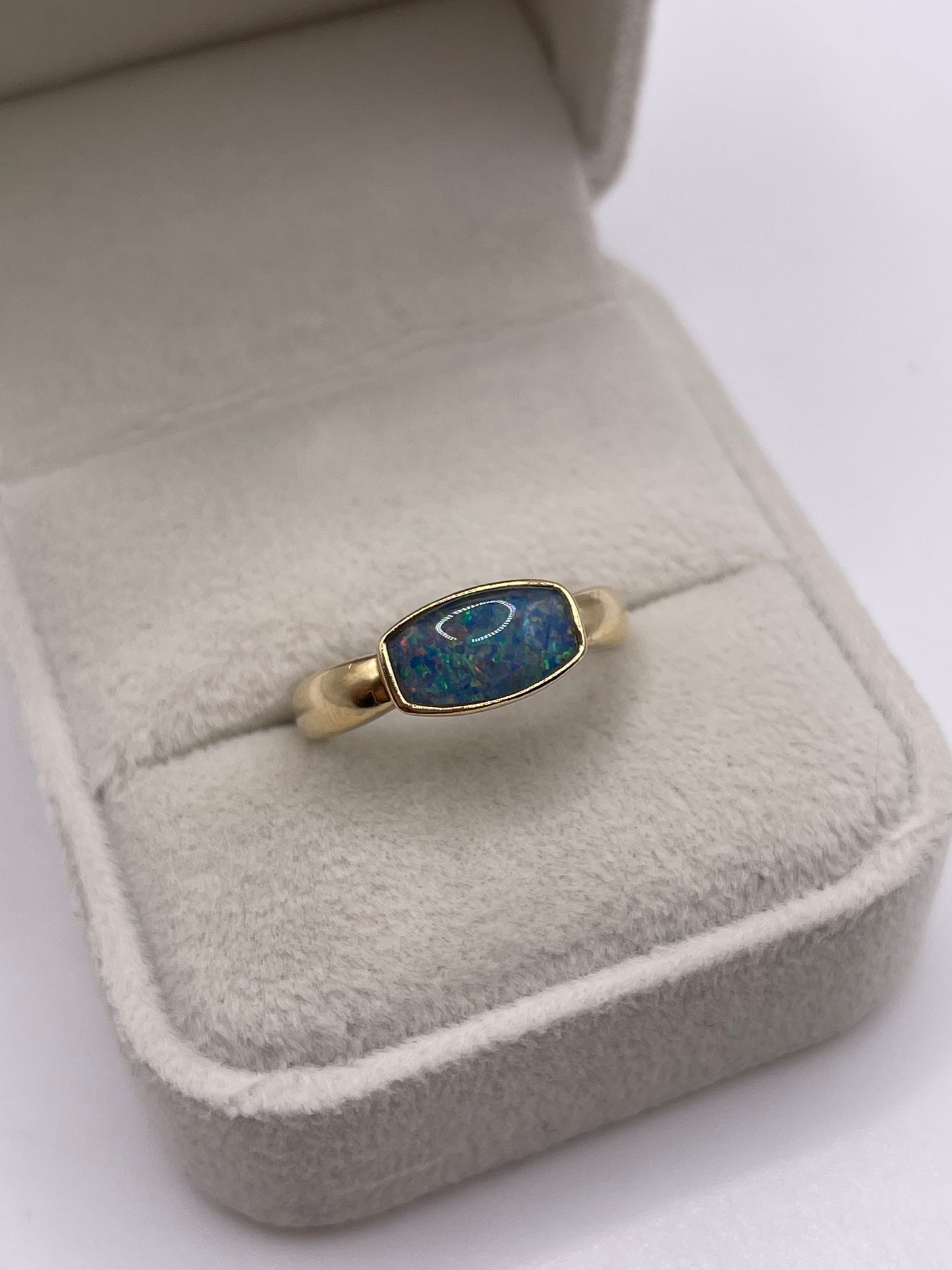 9ct gold opal triplet ring