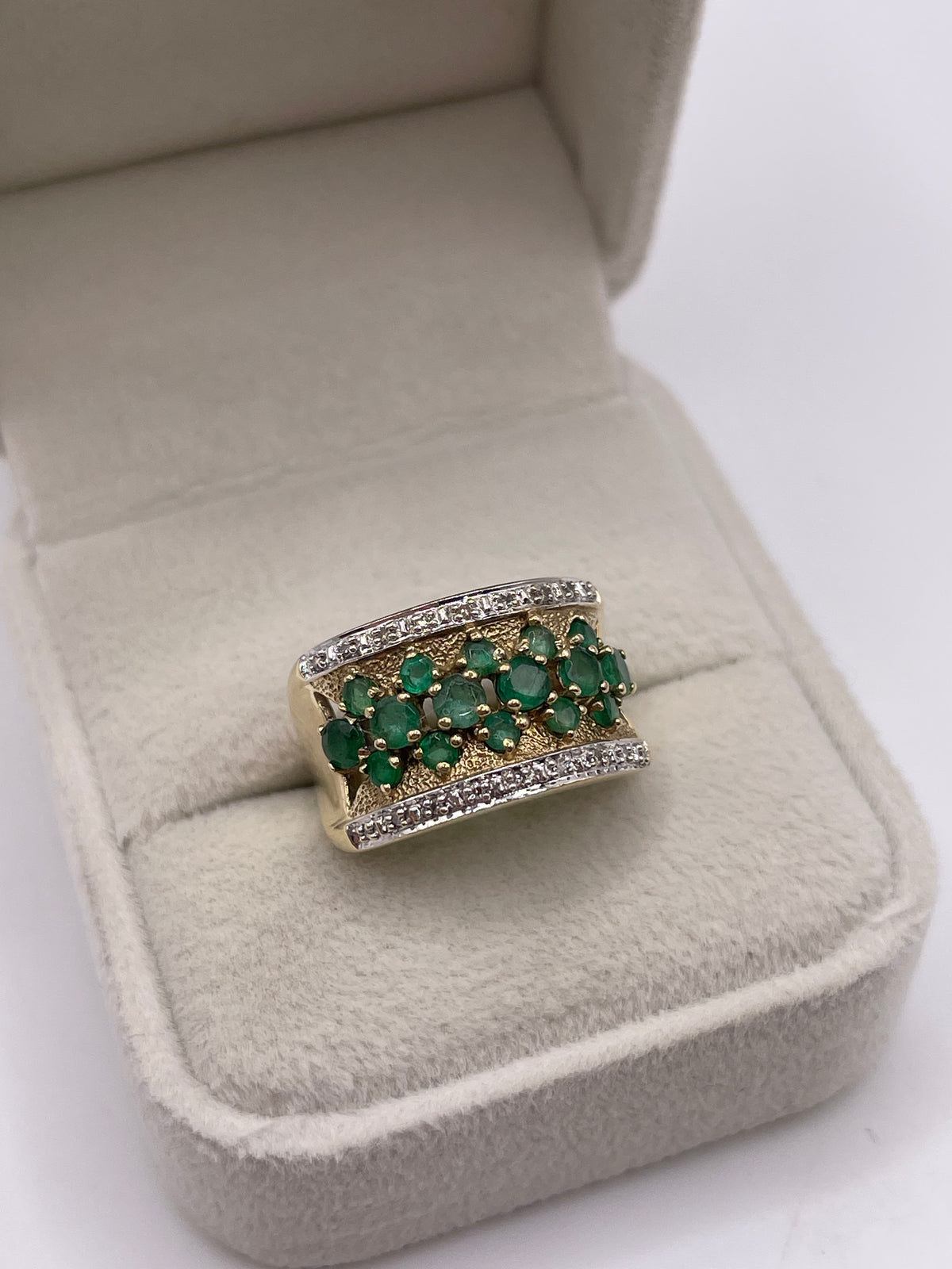 9ct gold emerald and diamond ring