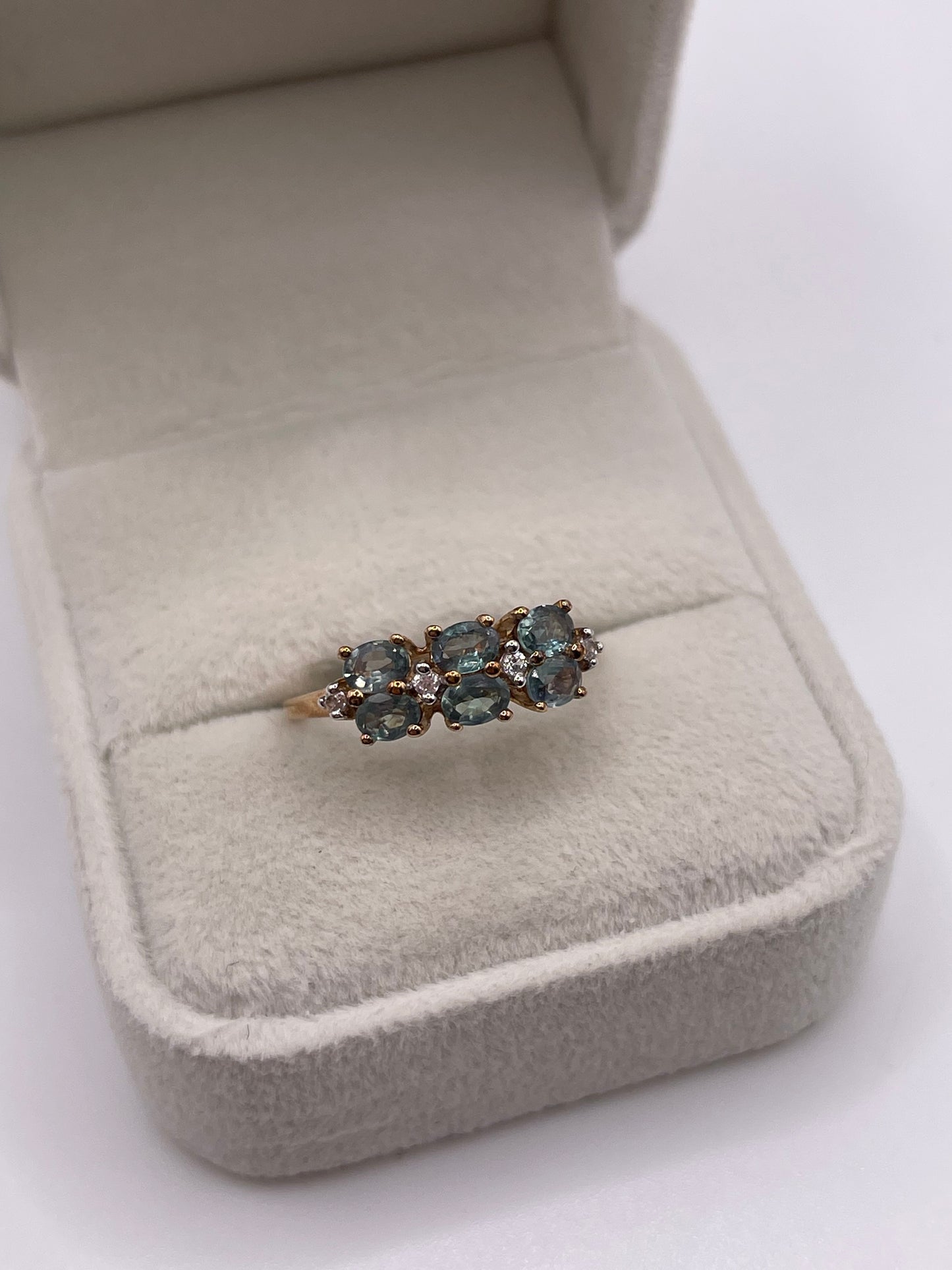 9ct gold alexandrite and zircon ring