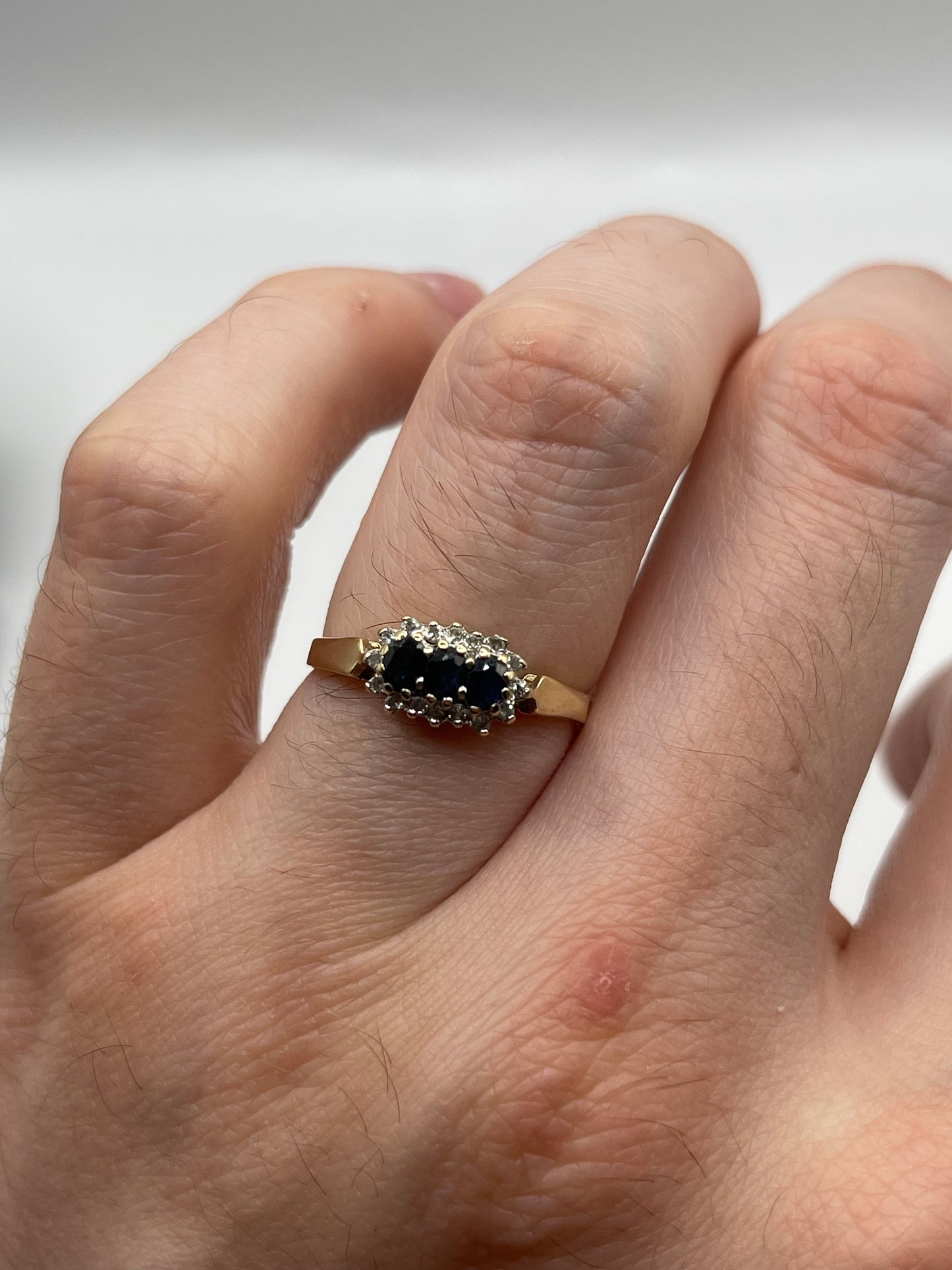 9ct gold sapphire and diamond ring