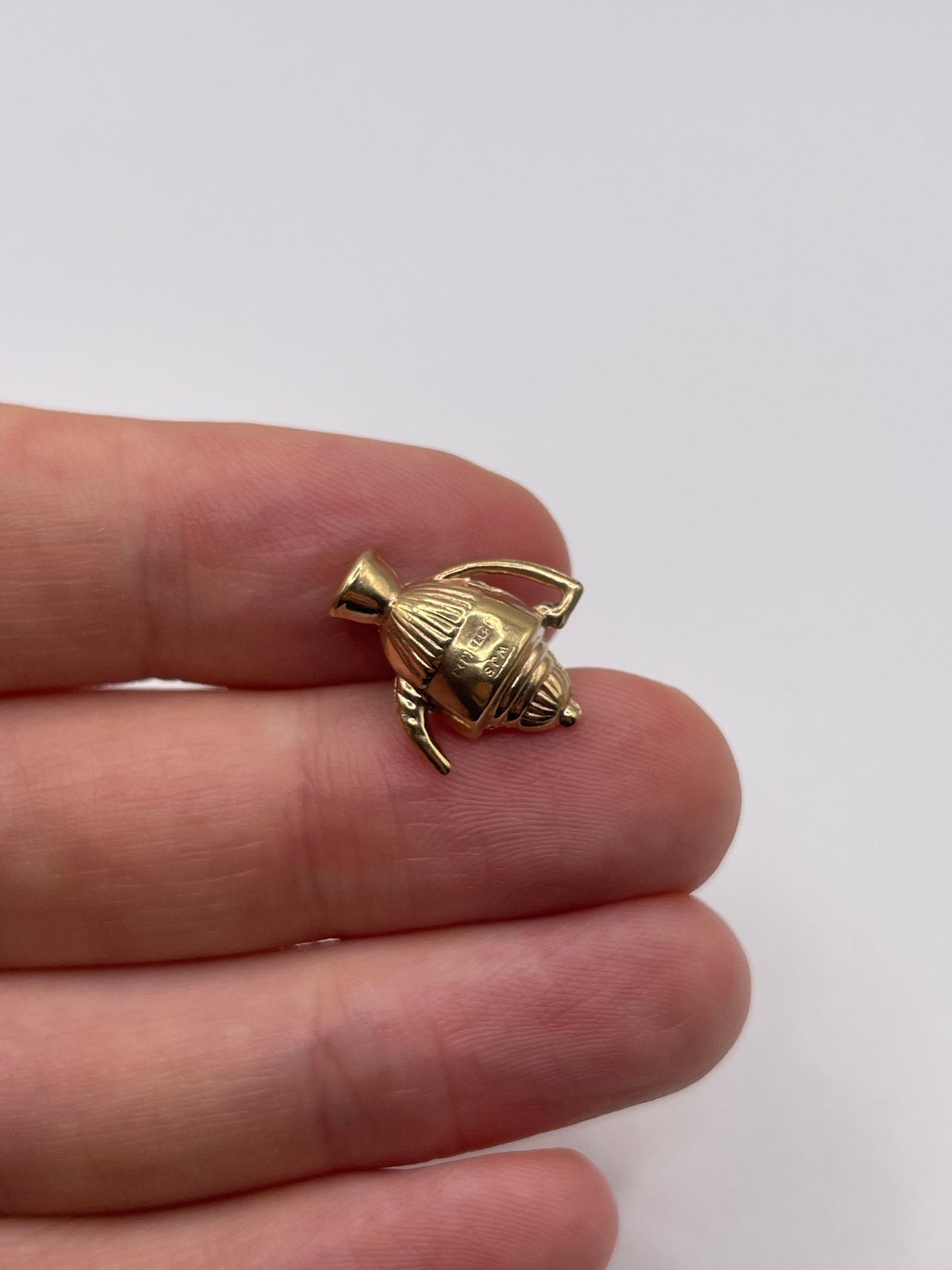 9ct gold teapot charm