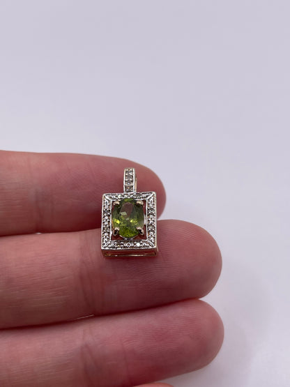 9ct gold peridot and diamond pendant