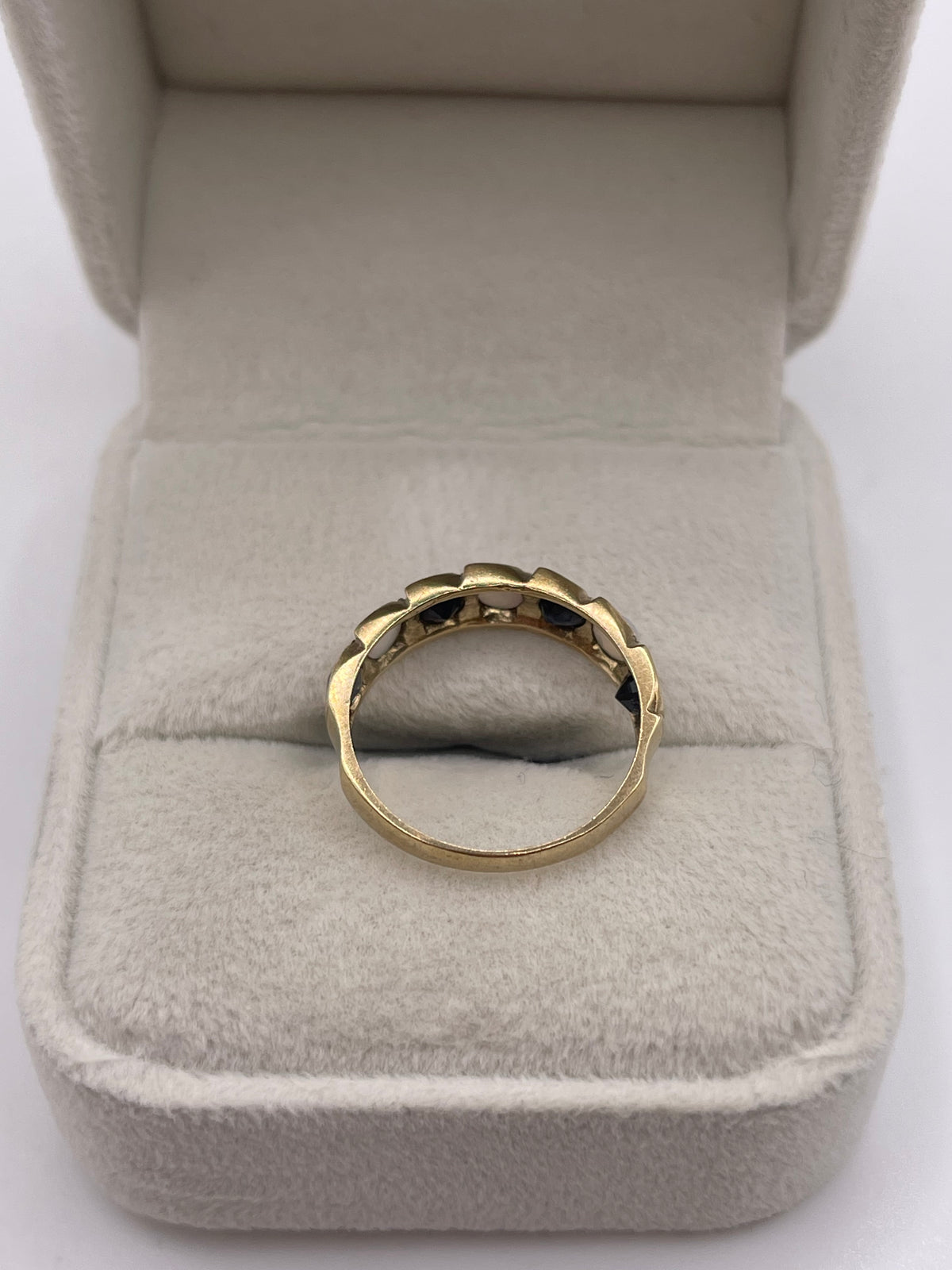 9ct gold sapphire and opal ring