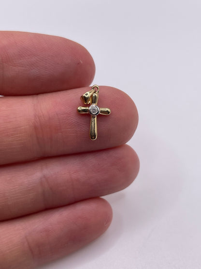 9ct gold diamond cross pendant