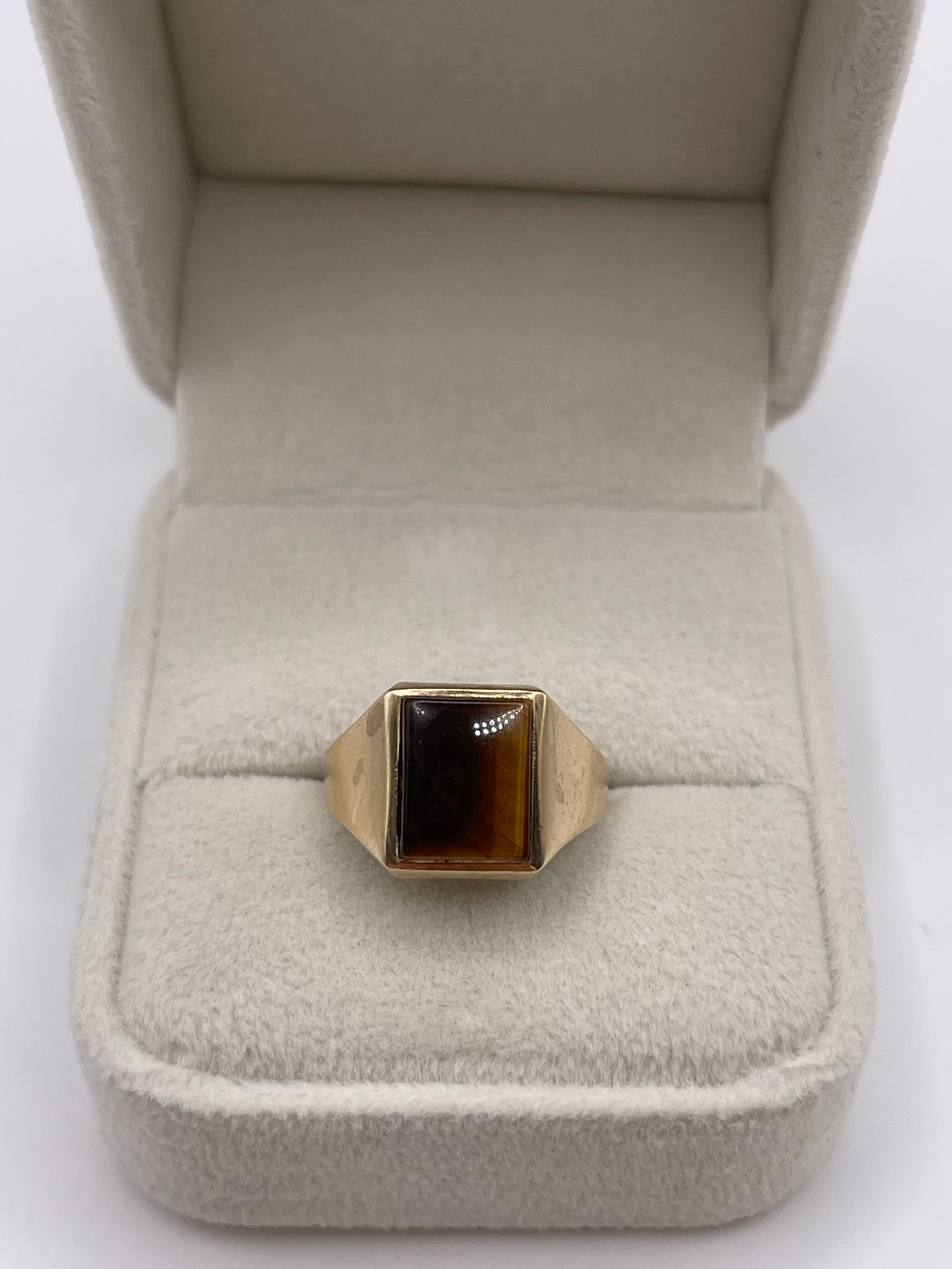 9ct gold tigers eye signet ring