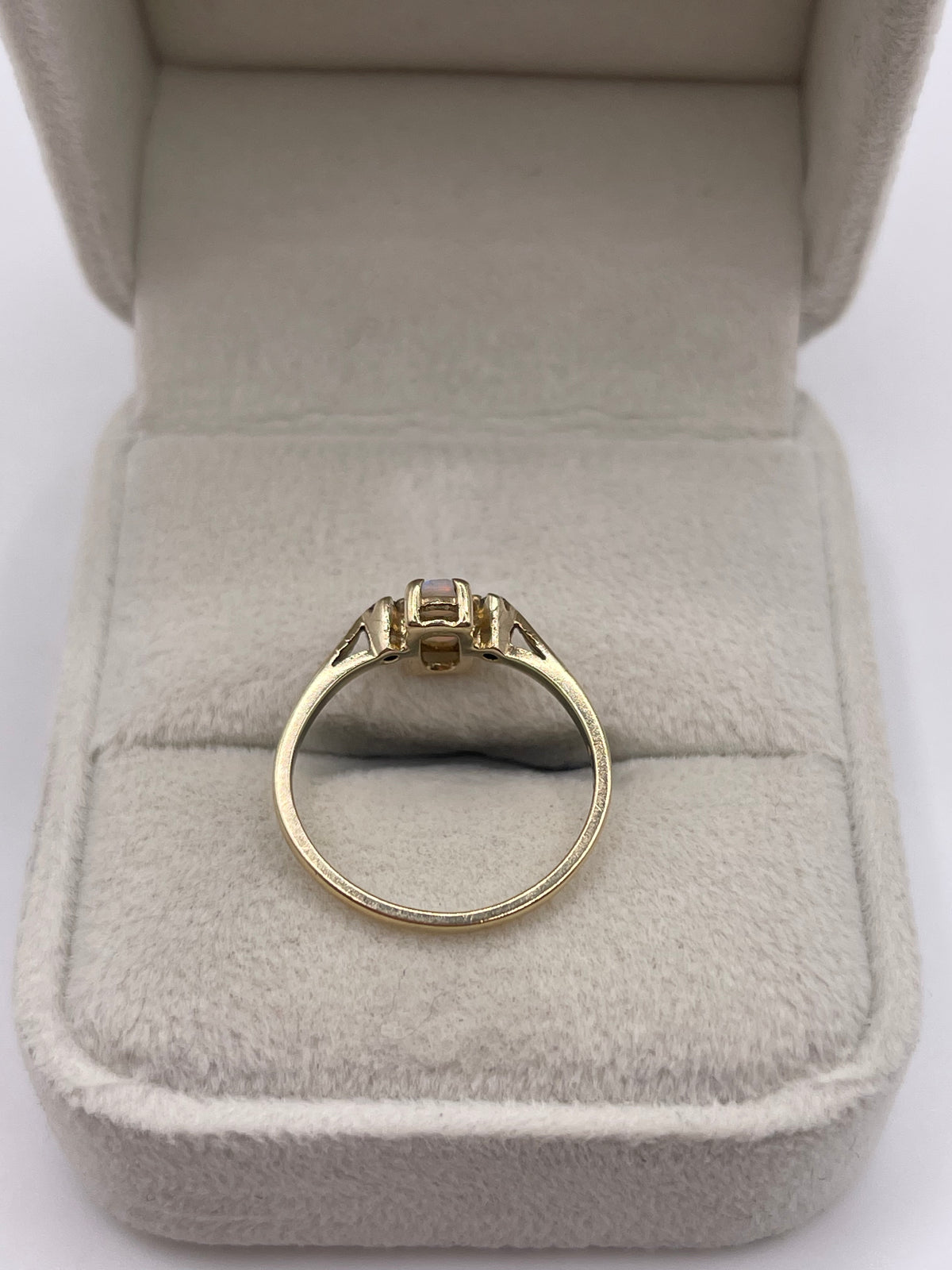9ct gold opal and diamond ring