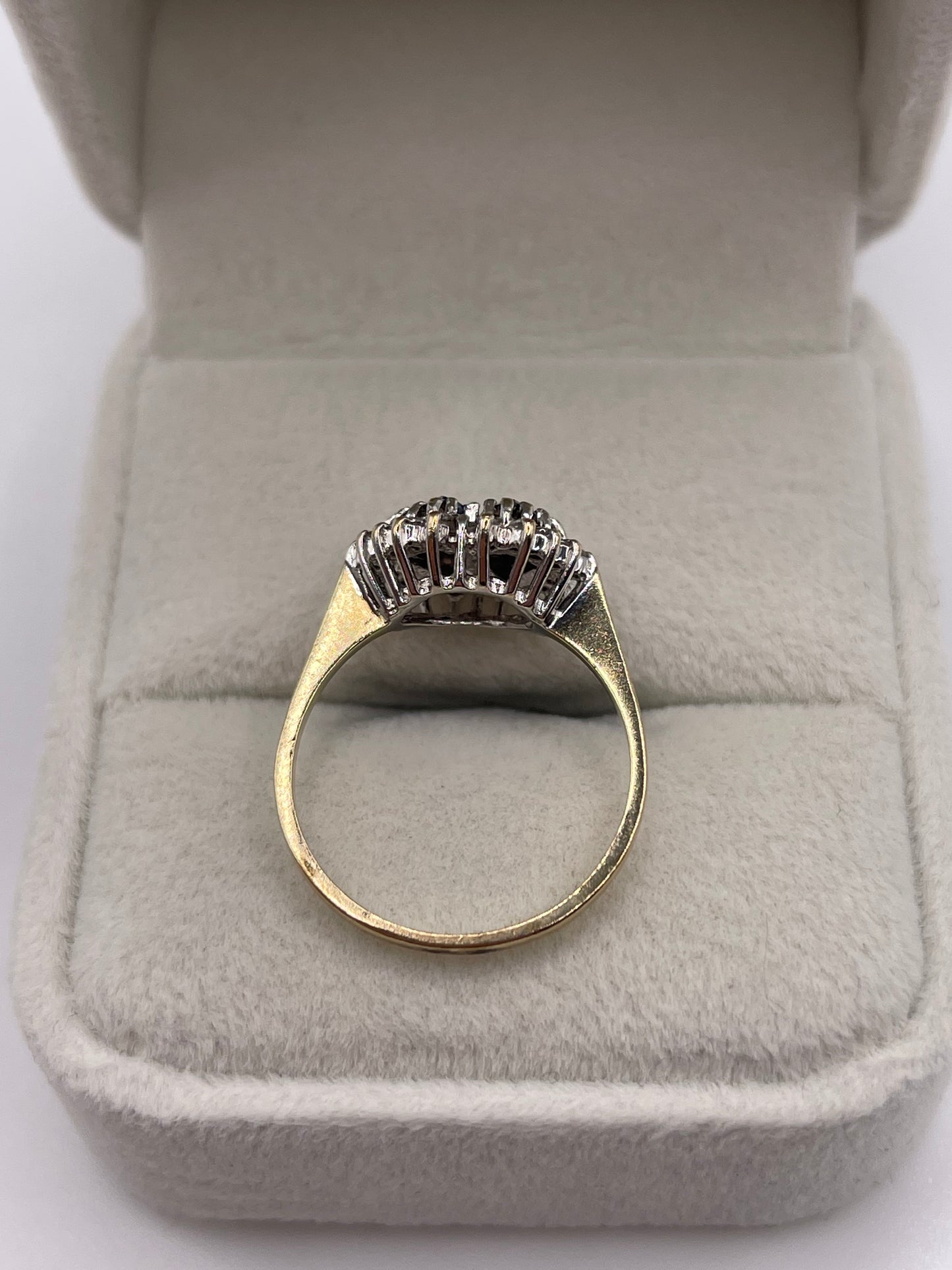 9ct gold sapphire and diamond ring