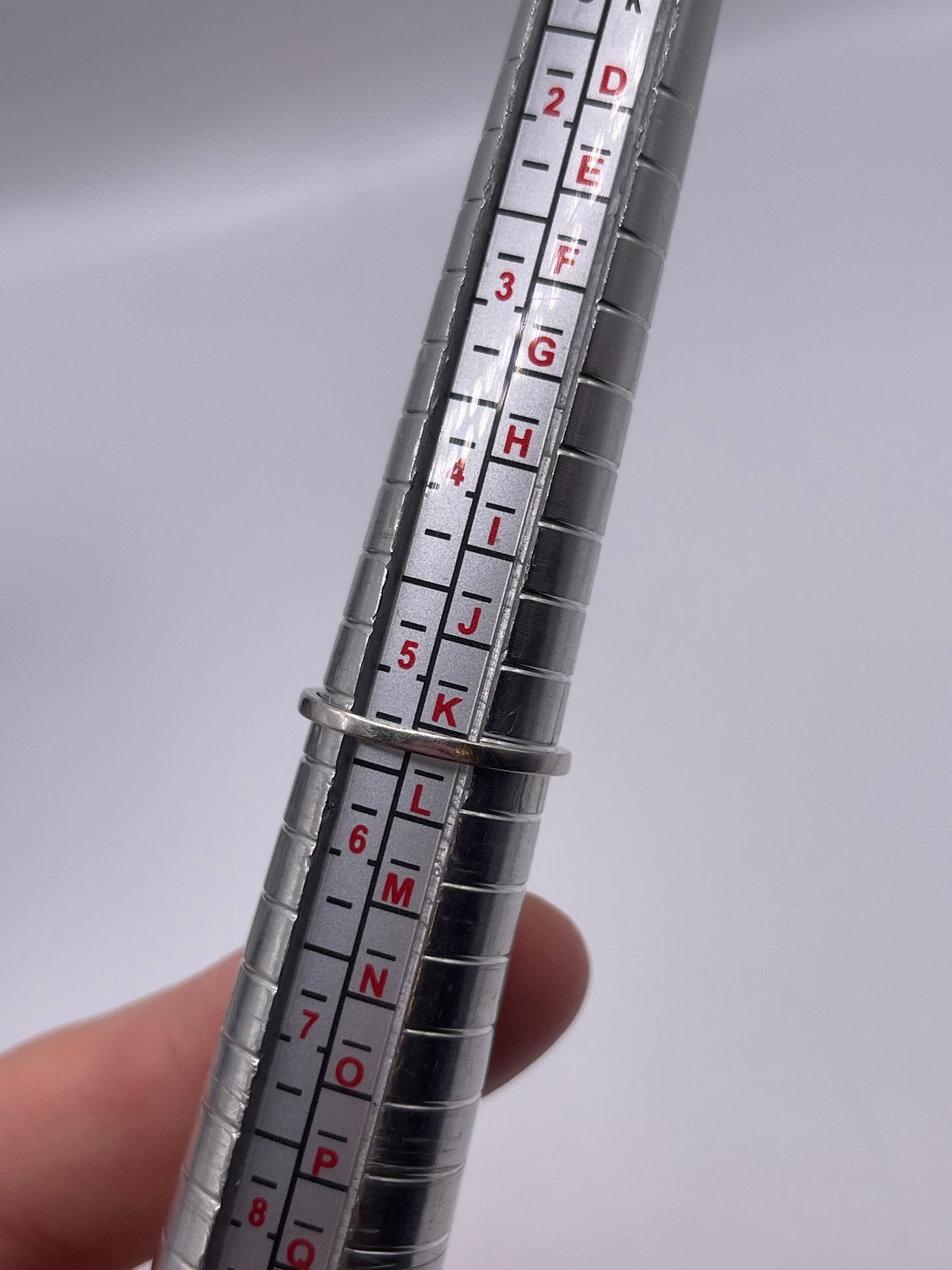 9ct white gold emerald and diamond ring