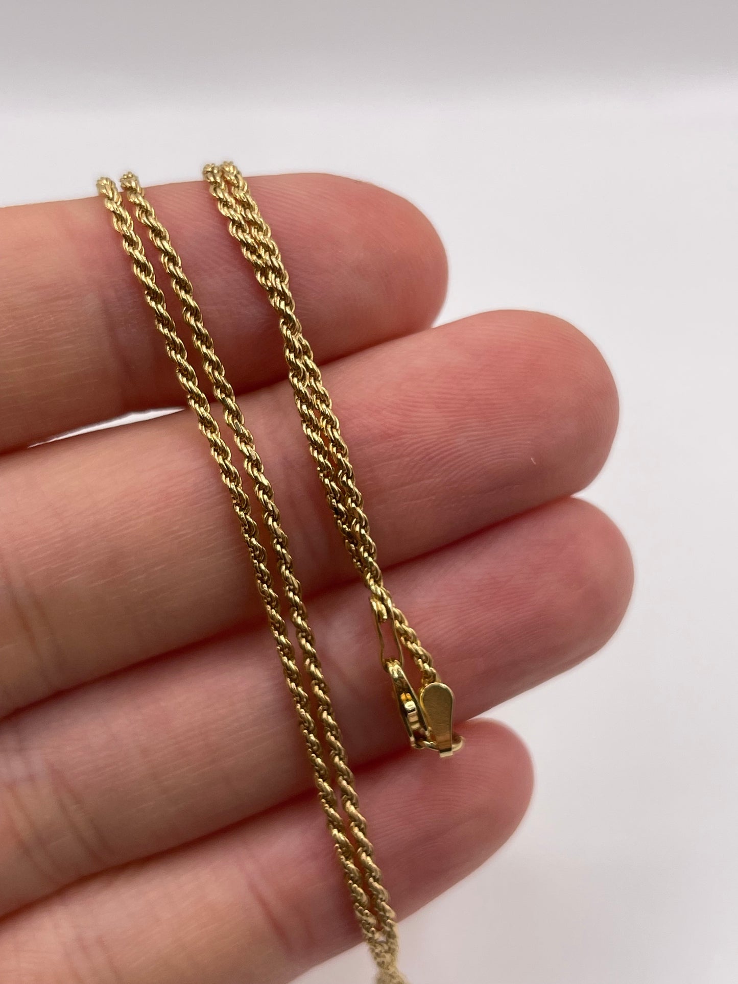 18ct gold chain 145