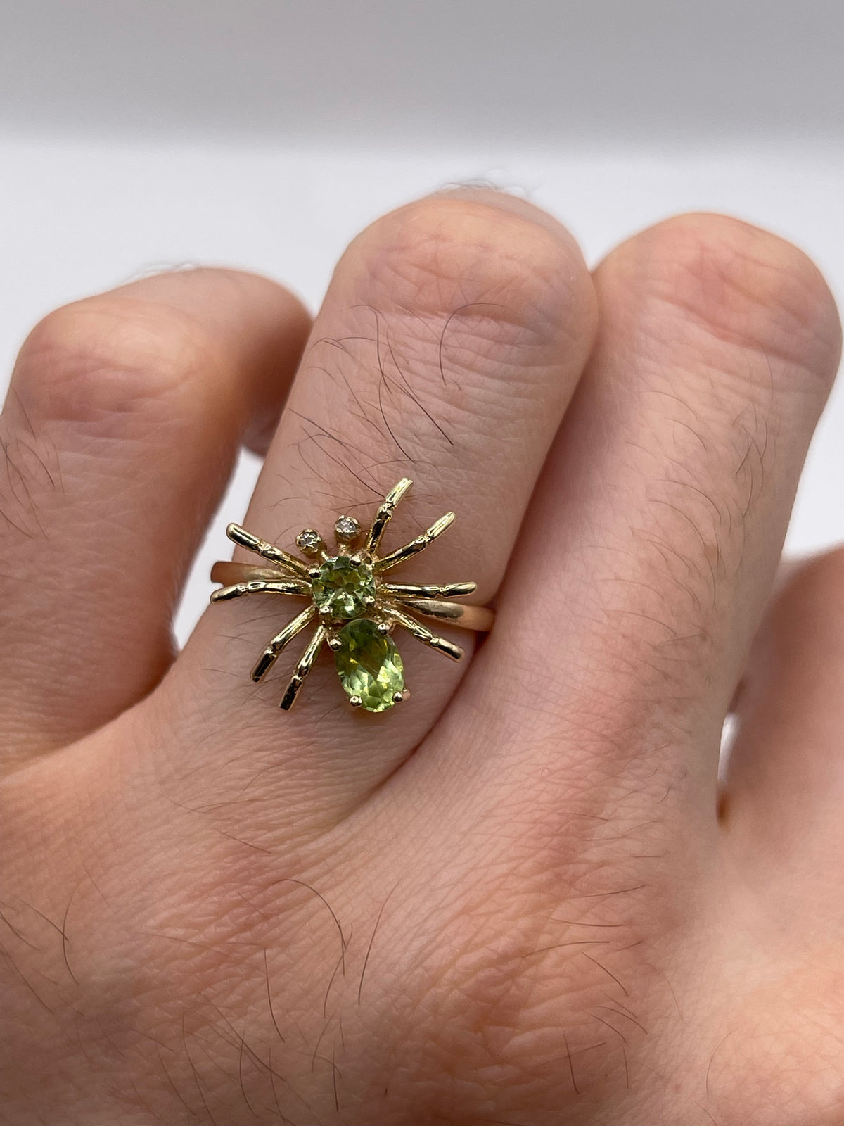 9ct gold peridot and diamond spider ring