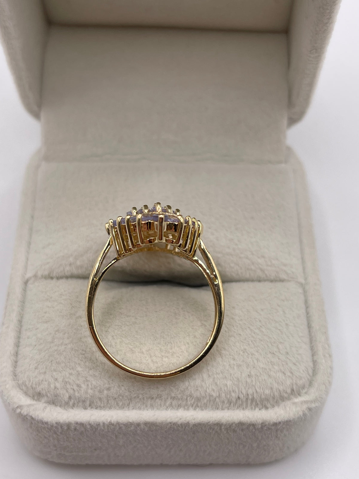 9ct gold tanzanite and diamond ring