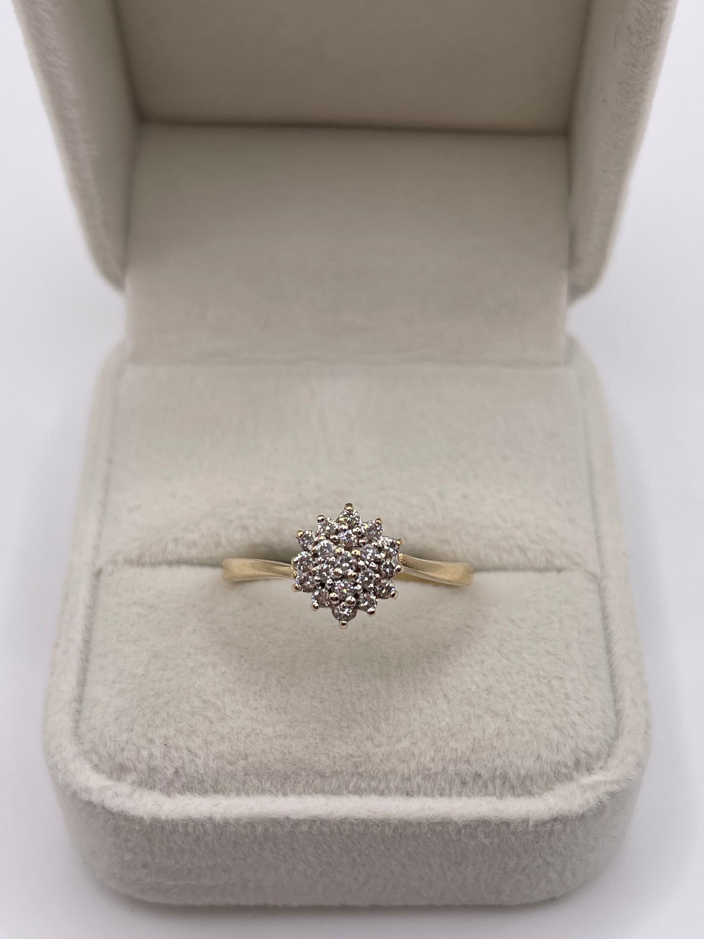 9ct gold diamond cluster ring