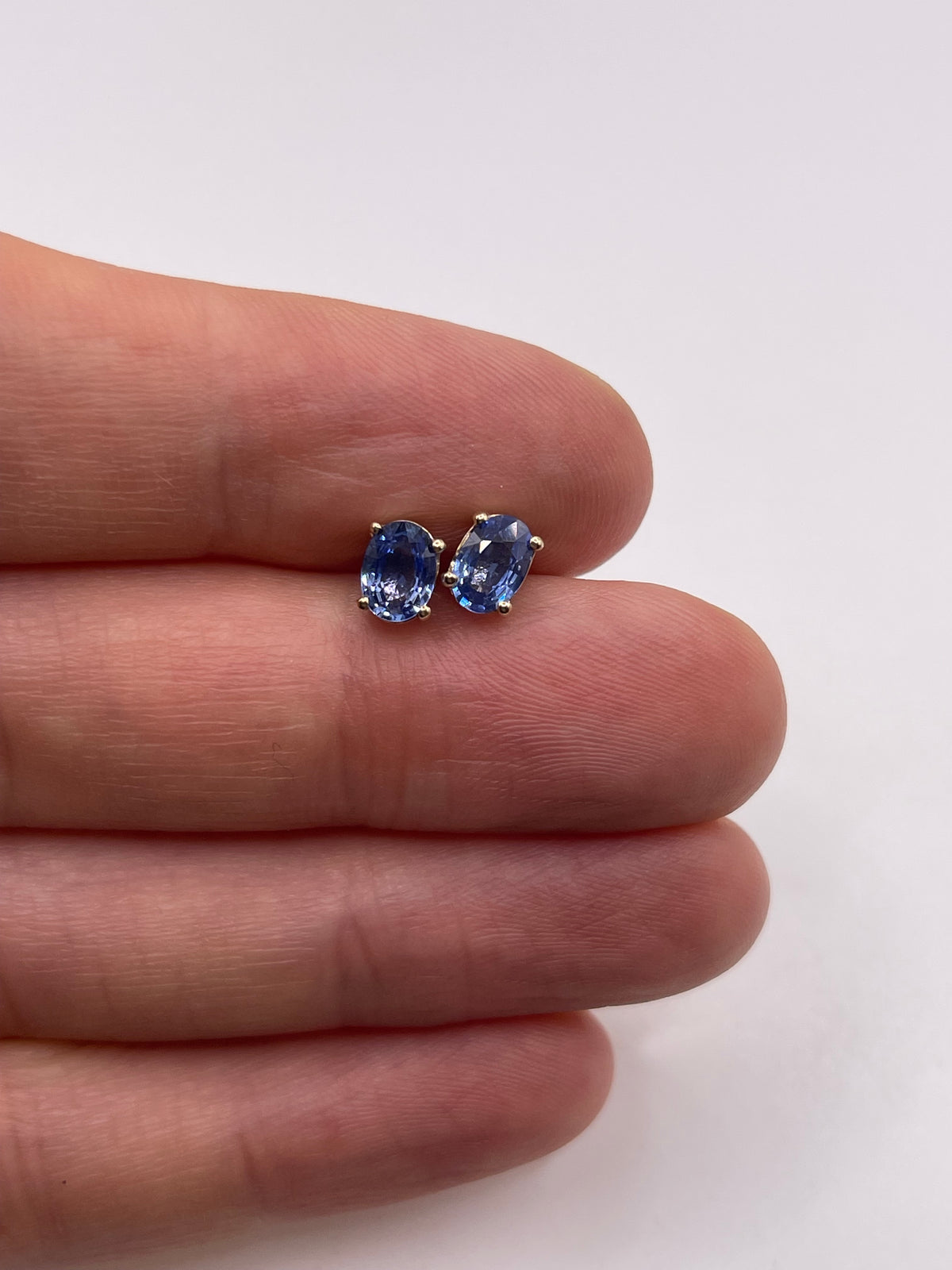 9ct gold sapphire earrings