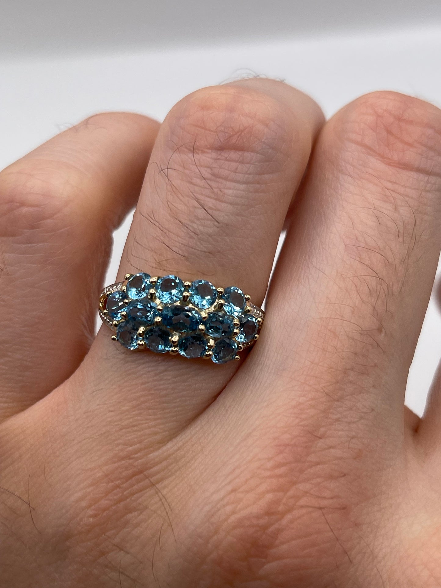 9ct gold blue topaz and diamond ring